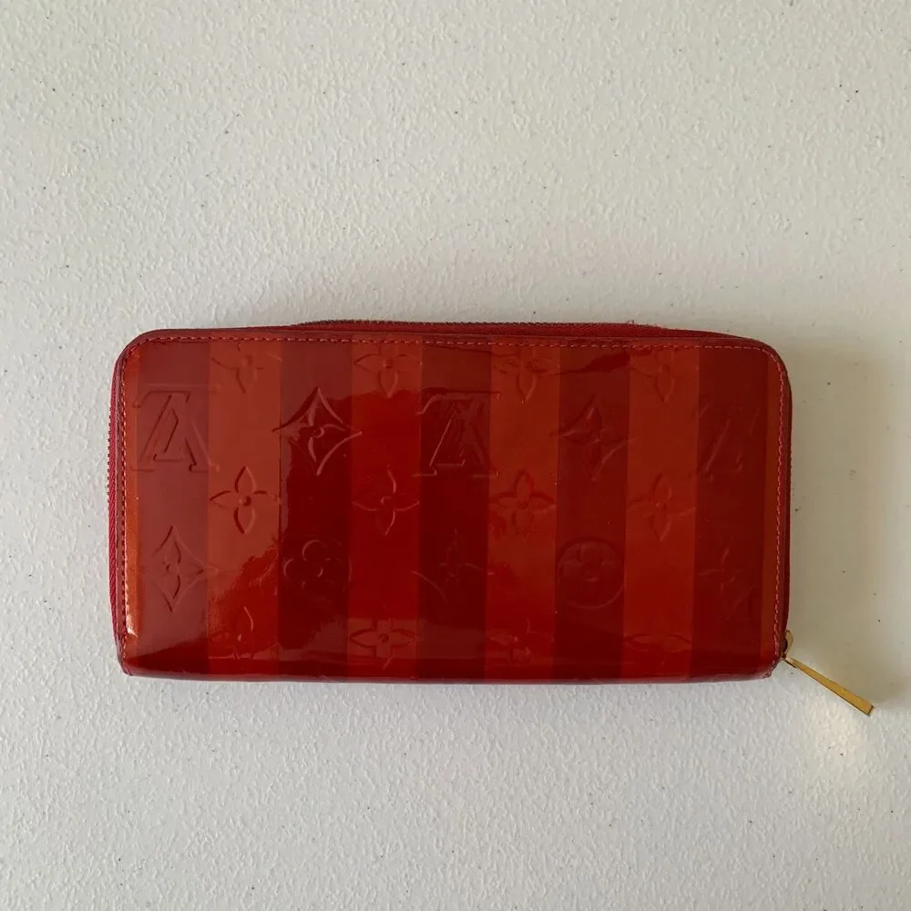 Louis vuitton red striped zippy Vernis wallet ca4131 authentic w/ COA